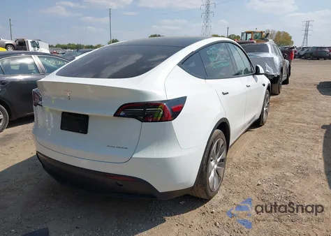 2023 Tesla Model Y Awd/Long Range Dual Motor All-Wheel Drive из США, поврежденный, VIN 7SAYGAEE6PF661250